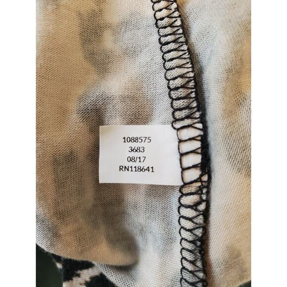 Lane Bryant Womens Beige Leopard print Rayon Casual V Neck Top Blouse Size 26/28 - Picture 9 of 10